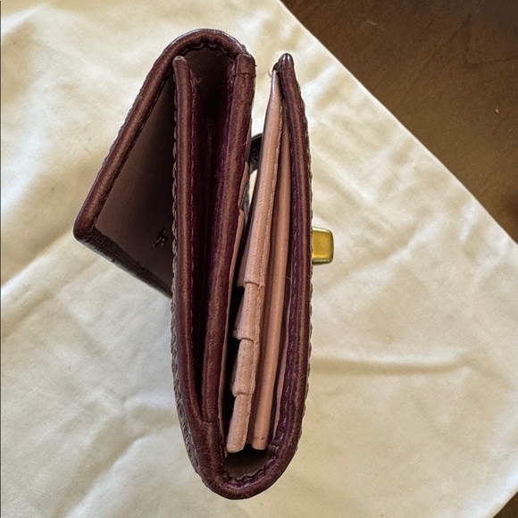 Coach vintage Hampton turnlock wallet in plum & pink  leather, brass hardware - Picture 7 of 15